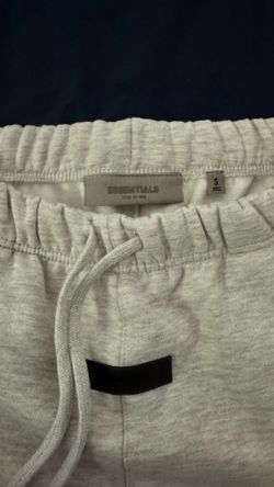 Essentials light oat meal shorts