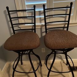 4 Bar height Swivel Stools
