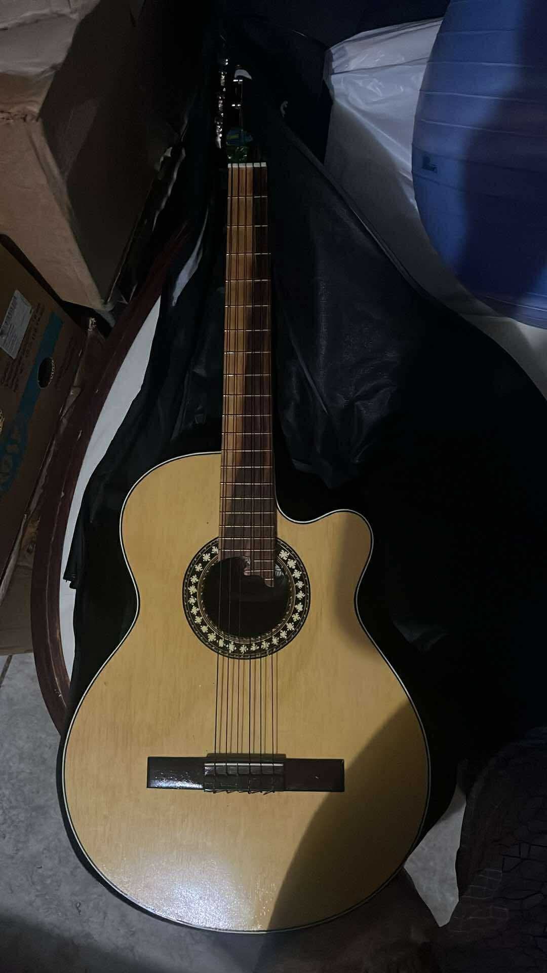Vintage Acoustic Guitar