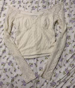 Aeropostale Cream Lace Long Sleeve Off-Shoulder Top
