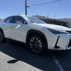 2023 Lexus UX 250h