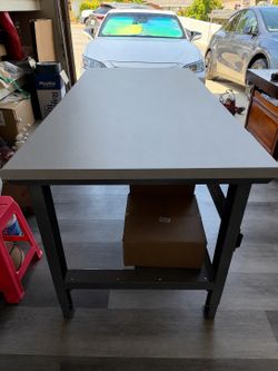 Industrial Packing Table - 72 × 36"