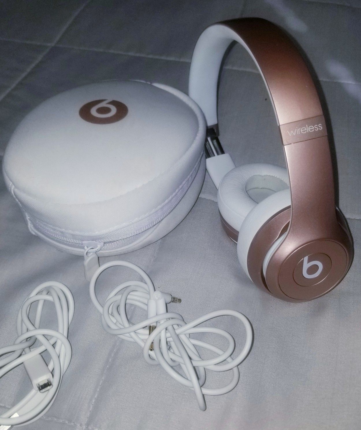 ☆☆☆☆☆ BEATS SOLO WIRELESS GOLD PINK EXCELLENT CONDITION!!!🤩🤩🤩😍😍😍
