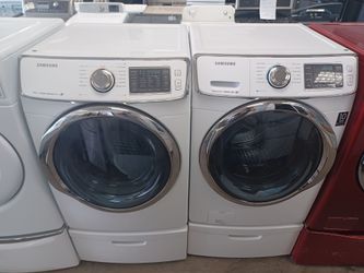 Samsung Front load Washer/Electric dryer on pedestals