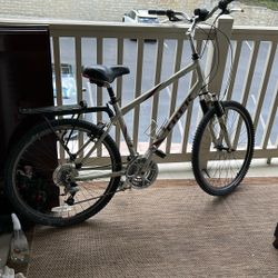 Trek Navigator 300 Bike