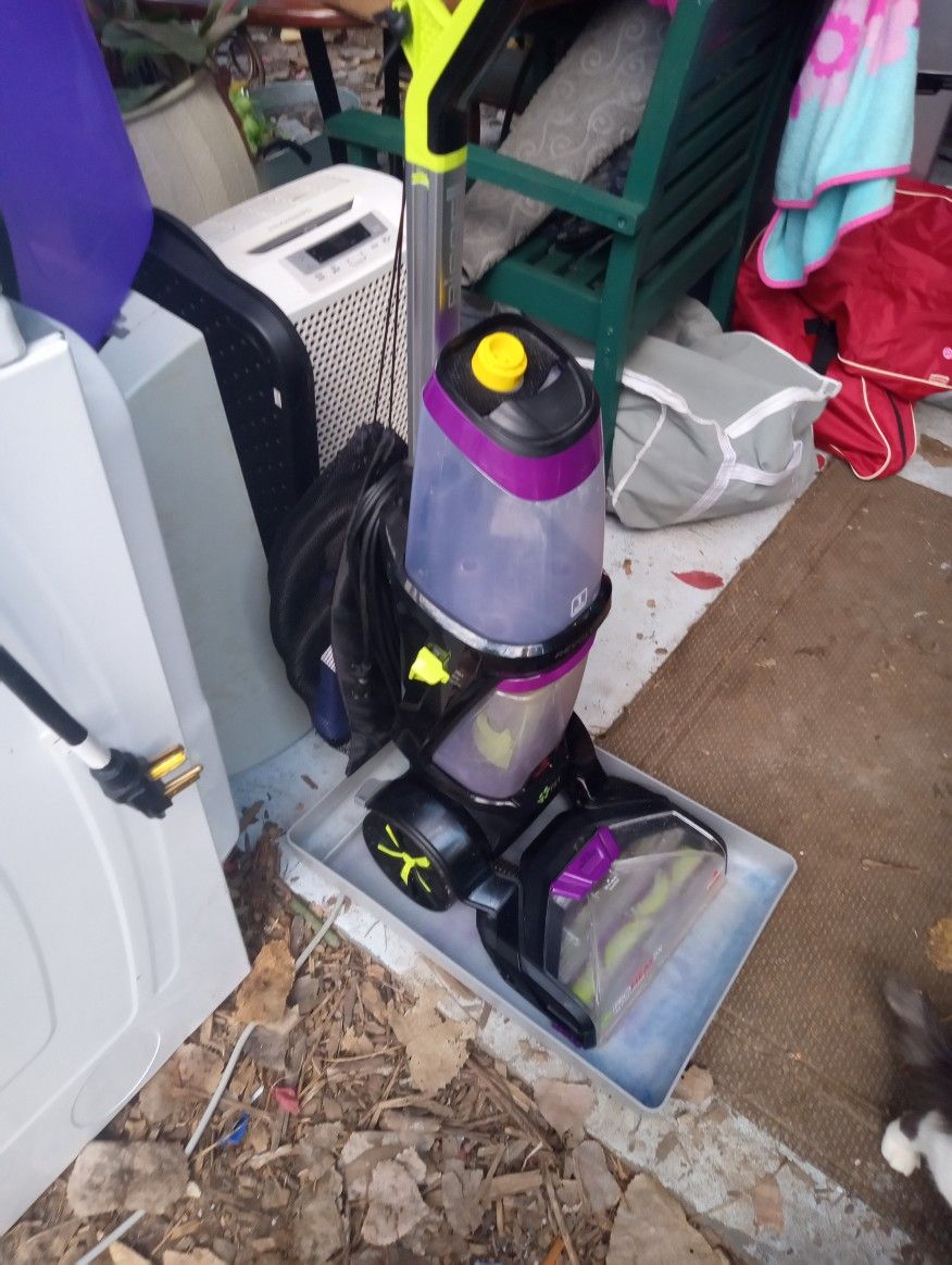 Bissell Revolution Steam Cleaner Works Great