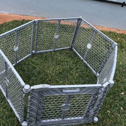 Baby Gate 2-1 REGALO… Play Yard…6 Panels… 192” Long By 25.5” Height…$45