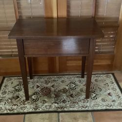 Modern Mid Century Walnut End Table.    Furniture 