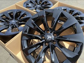Tesla Model S & Model X 20” Staggered Slipstreams 