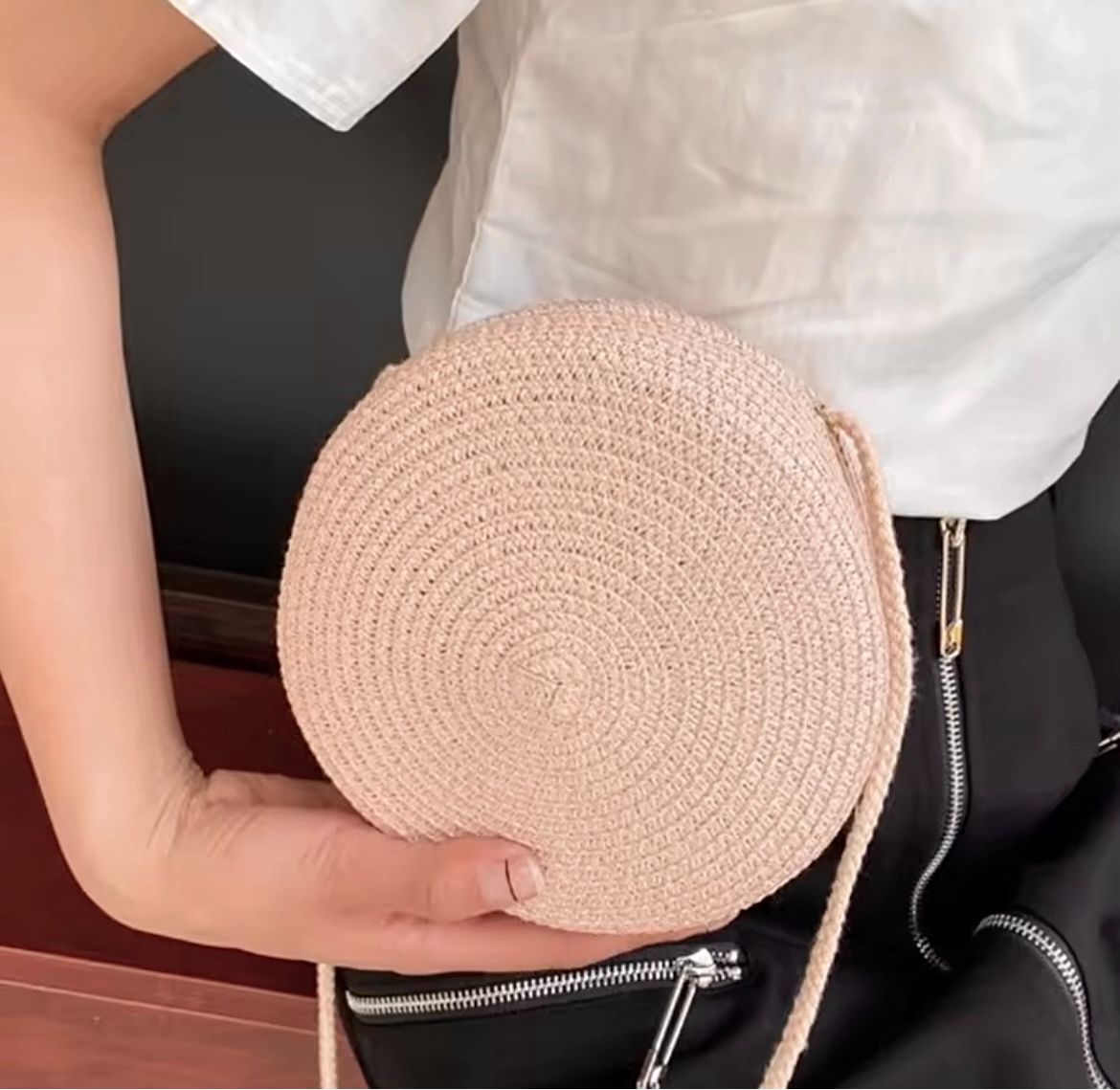 Women’s Woven Straw Crossbody Round Summer Beach Tote Bag - Blush Pink