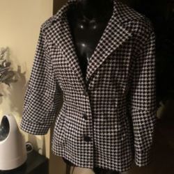 Brand New With Out Tags Size Med Women Coat