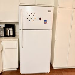 Free Fridge – Must Pick Up from 2nd Floor Apartment