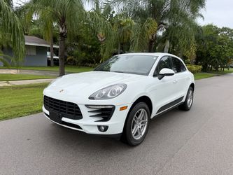 2017 PORSCHE MACAN SPORT