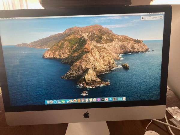 Apple iMac 27’ w/ Apple Keyboard and Magic Mouse 