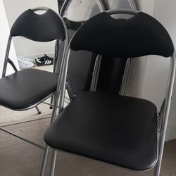 Set Of 4 Folding Chairs 