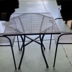 New Flash Furniture Outdoor Black Metal Table 28”x28”x28” & 2 Chairs