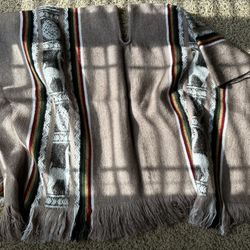 Native Pullover - V Neck