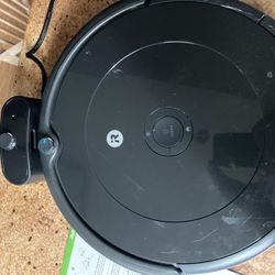 Roomba Vacuum