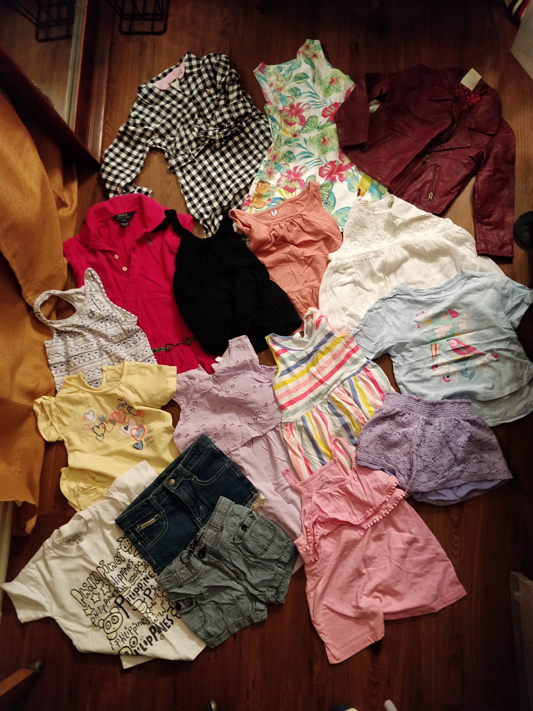 Girls bundle clothes size 3t to 4t