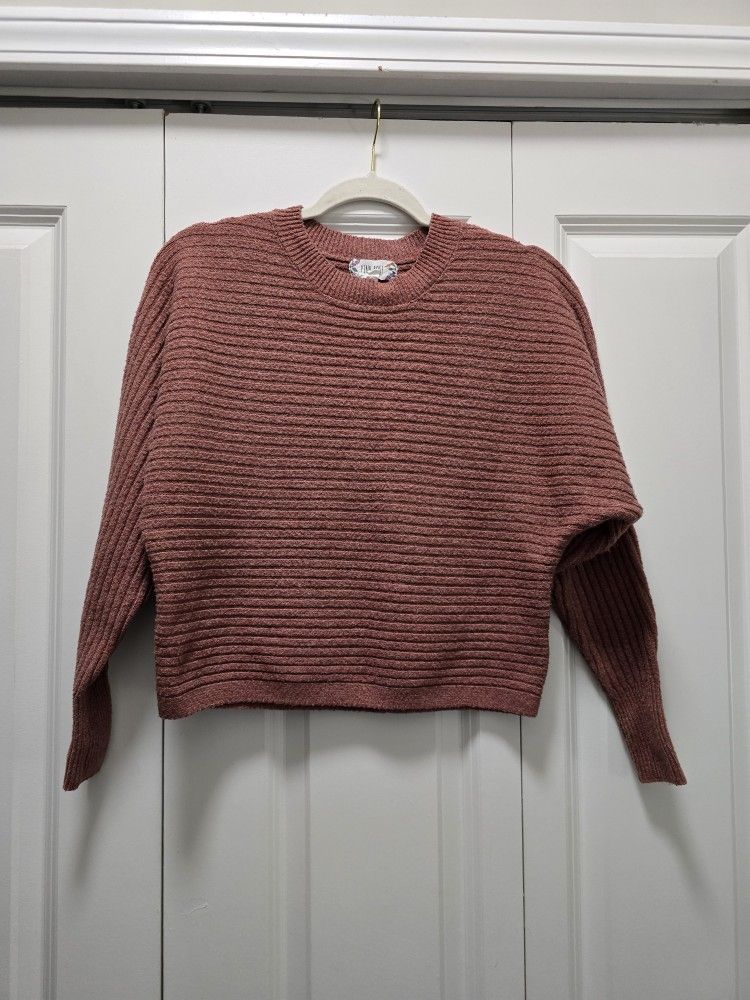Womens/Juniors Size XS Pink Rose Sweater