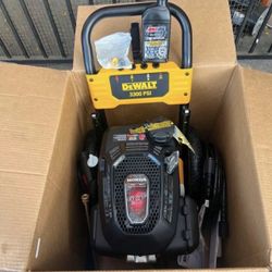 DEWALT 3300 PSI 2.4 GPM Gas Cold Water Pressure Washer with HONDA GCV200 Engine