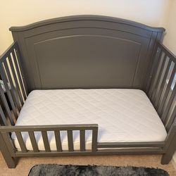 Crib/Toddler Bed