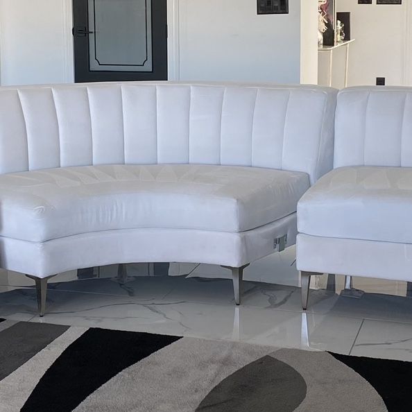 Crestmont Chaise Sectional - 3 PC $3036.99