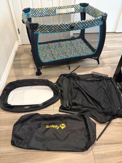 Safety 1st Pack and Play Playard / Basinet Set