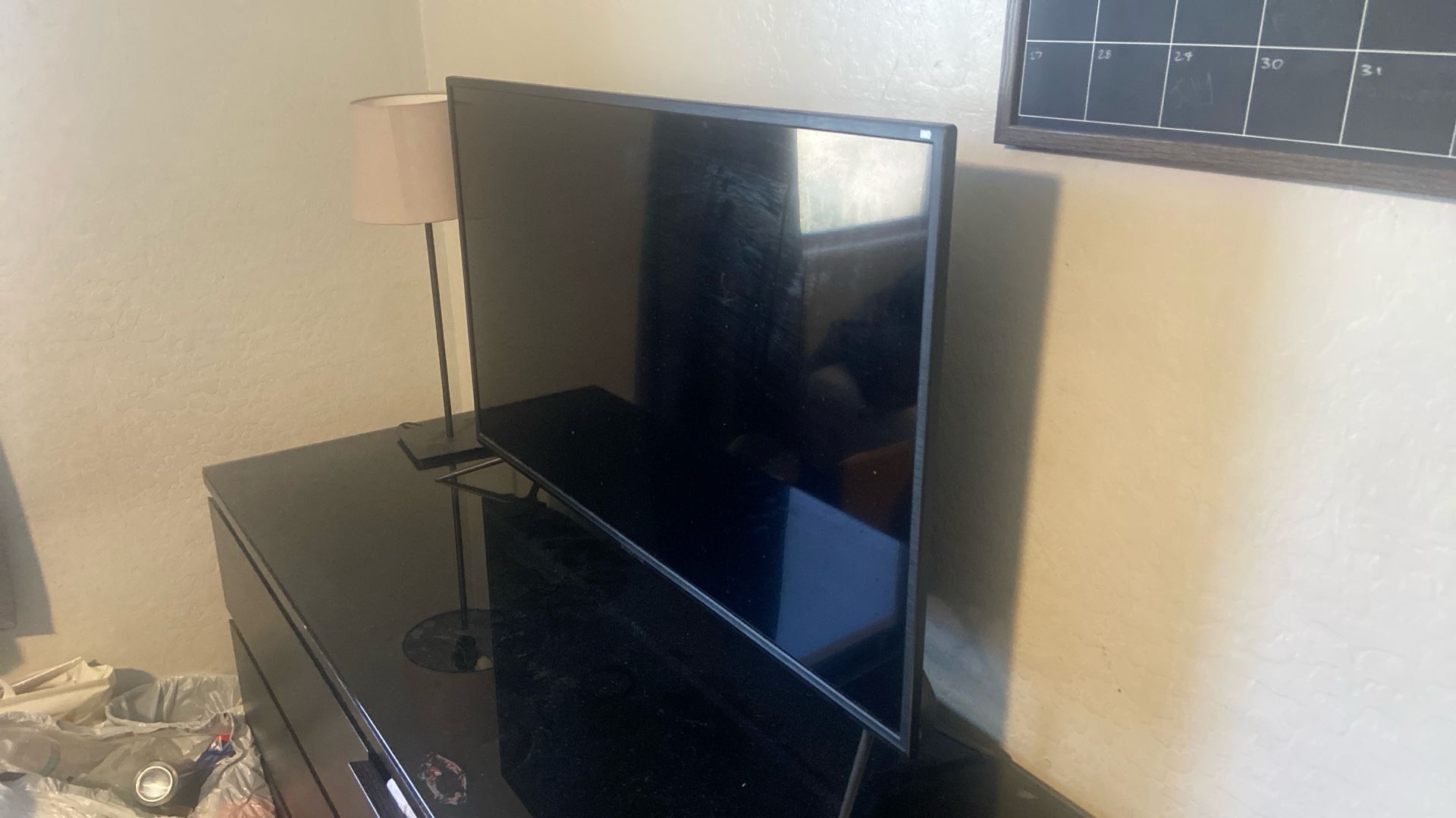 40 Inch 4k UHD Flat Screen