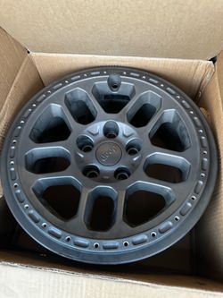 Jeep Wrangler OEM beadlock capable wheels (5) Rubicon Extreme Recon XR Wheels takeoffs