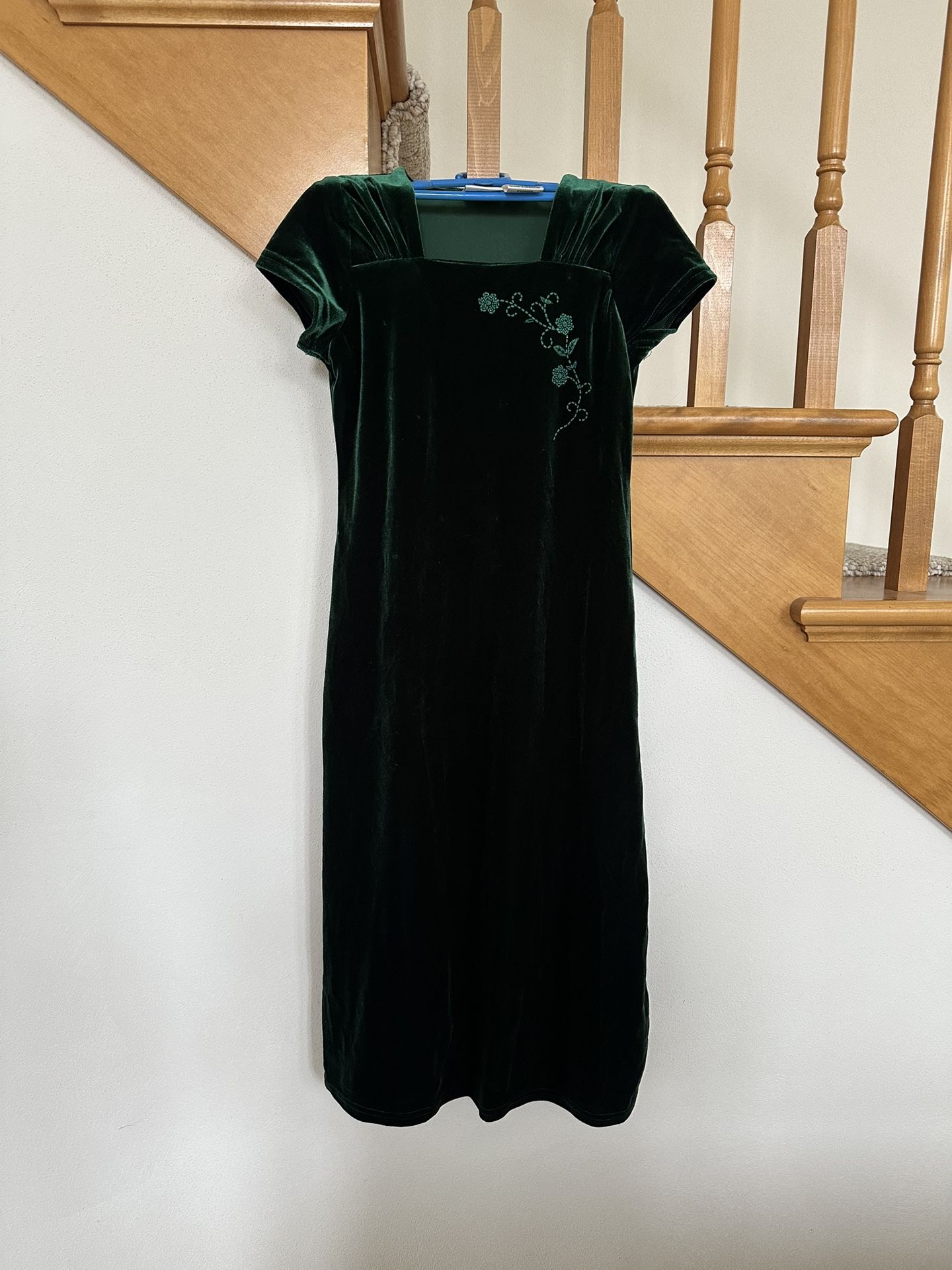 Girls Green Velvet Dress