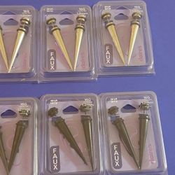 Faux Claire's 16G Studs Silver & Black. 1.2mm