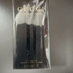 Gucci Intense Oud 