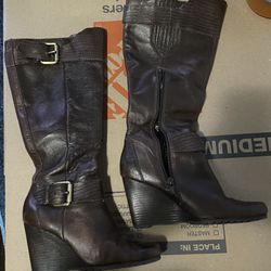 Dark Brown Wedge Boots/ Botas Cafe Oscuro 