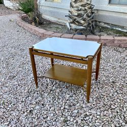 Mid-Century Modern End Table/Side Table