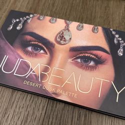 Huda Beauty Eyeshadow Palette
