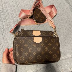 Louis Vuitton Multi -Pochette Bag