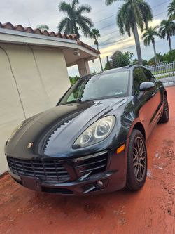 Porsche Macan SUV – Black