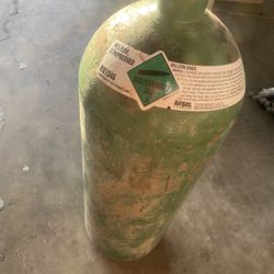 40 pound tank Helium Compressed