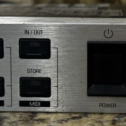 Behringer Virtualizer Pro DSP1024P, a multi-effects processor