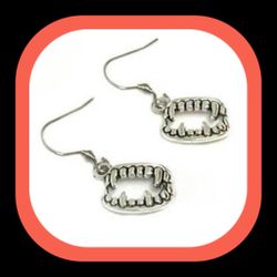 New Cute Vampire Teeth Halloween 🎃 Earrings
