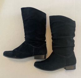 Botines de piel gamuza .