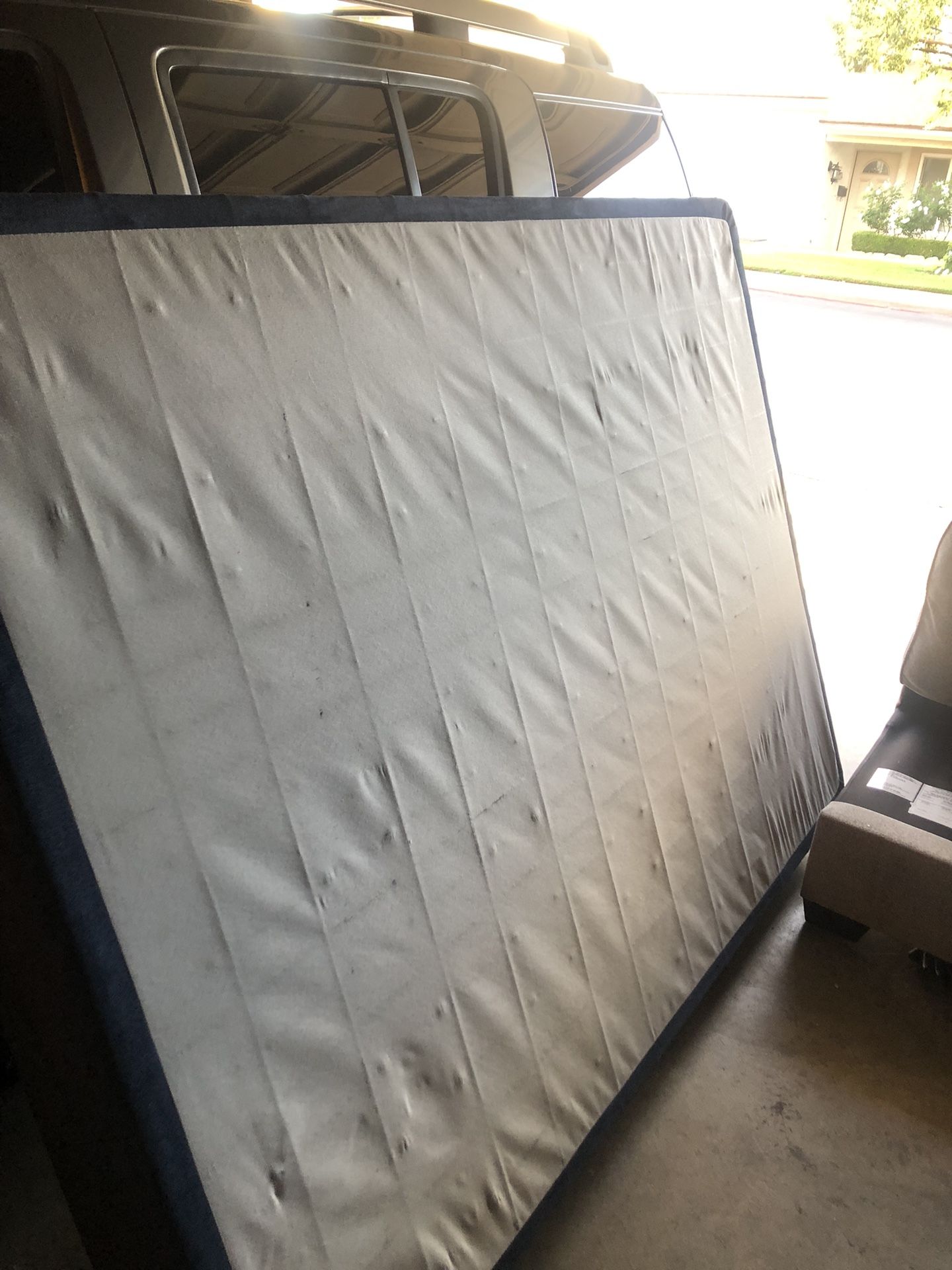 FREE QUEEN BOX SPRING
