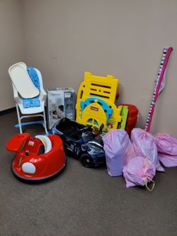 Nursery items lot