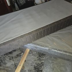 Stearns And Foster King Size Boxsprings Or Two Twin Still Feel Like New