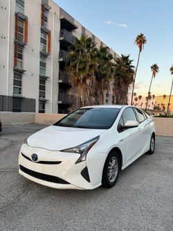 Toyota Prius Two 2016