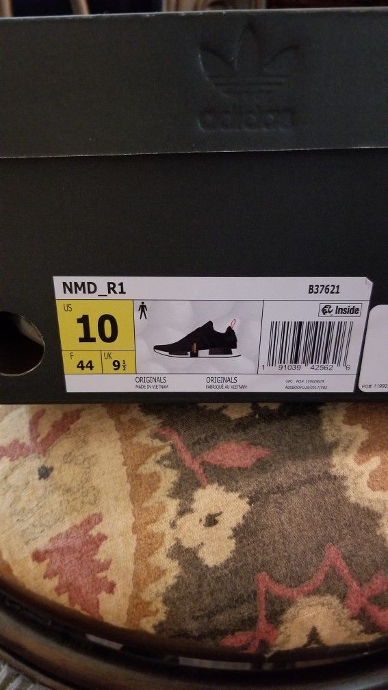 Mens Adidas NMD R1