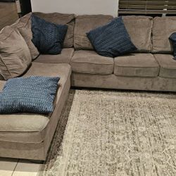 Sectional Sofa 