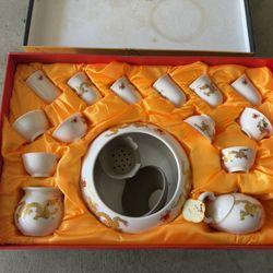 Brand New Chinese Porcelain Tea Set – Dragon Design (Full Set with Box)