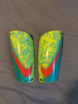 Nike shinguards size XL